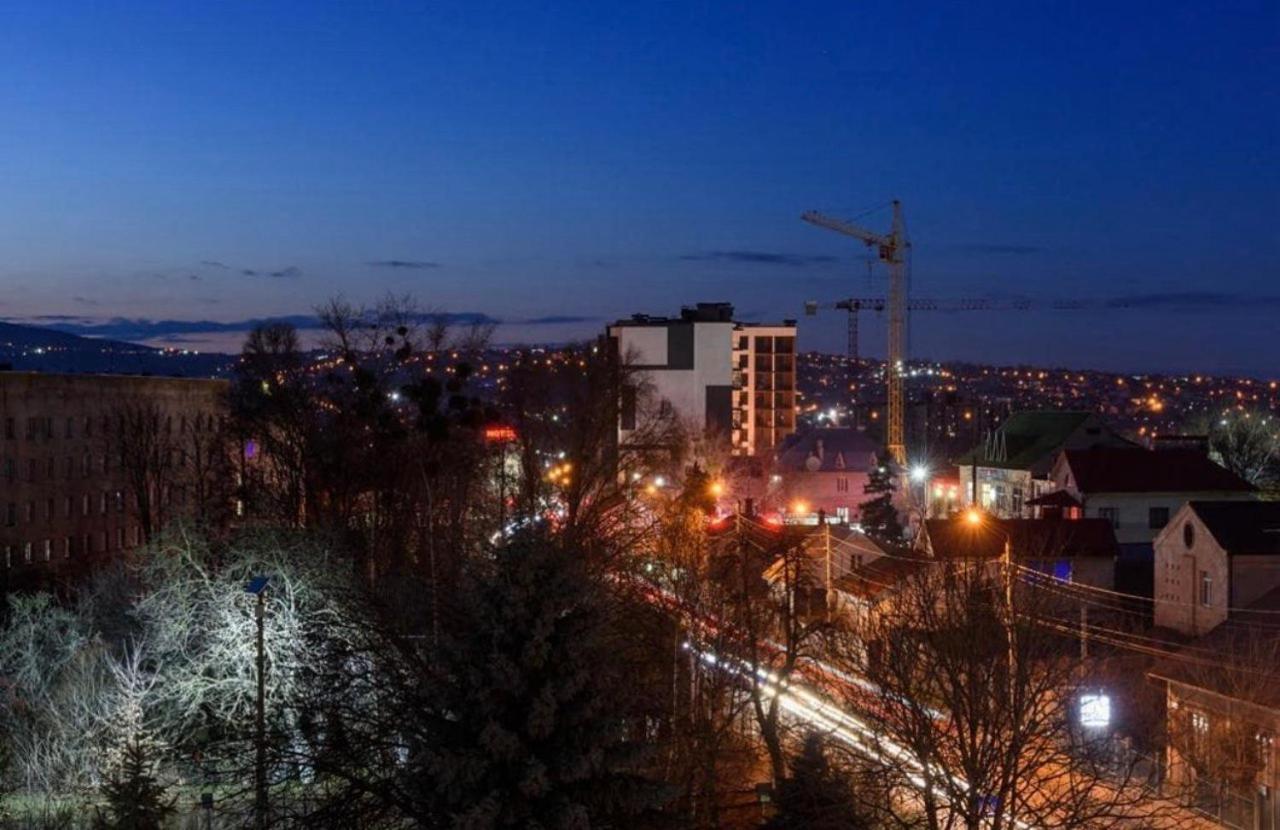 Затишна Красива Квартира-Студія В Новобудові З Балконом Chernivtsi Luaran gambar
